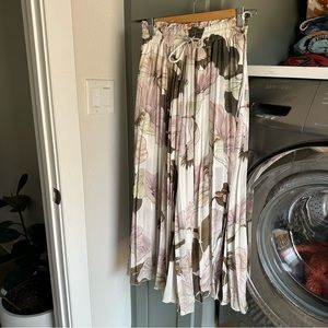 Pleated Tropical Floral Pants